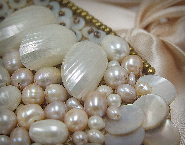 AKT Sea Skirt Pearl Pendant